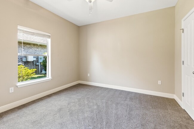 Building Photo - 24 Mozart Ln
