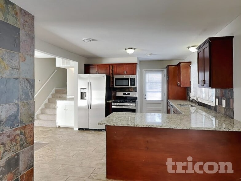 Building Photo - 13516 Grand Ave