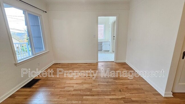 Building Photo - 139 S Lafayette Ave