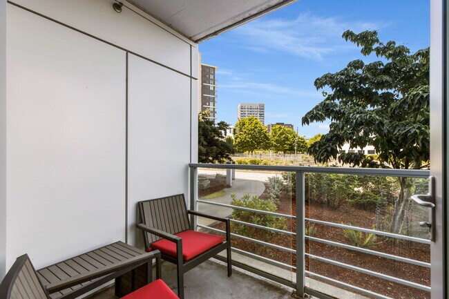 Building Photo - 1310 NW Naito Pky