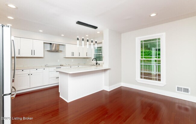 Building Photo - 7110 Fox Harbor Rd