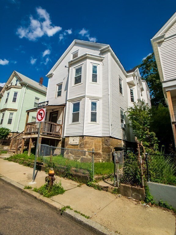 Building Photo - 18 Egleston St