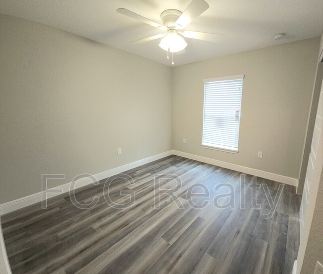 Building Photo - 116 Pine Trce
