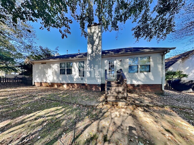 Building Photo - 7 Hazeltine Ct