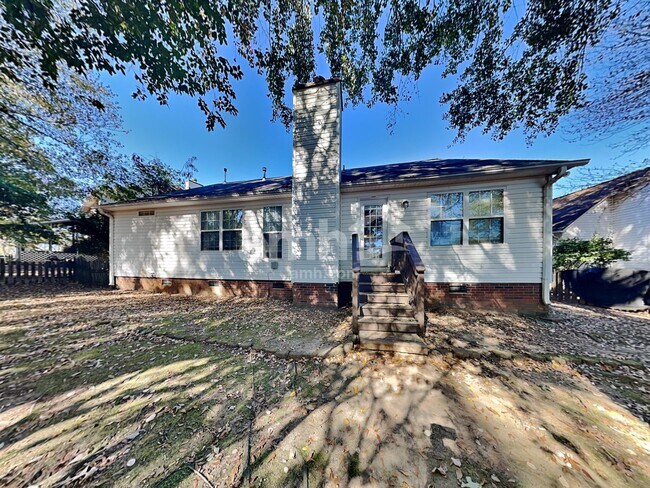 Building Photo - 7 Hazeltine Ct