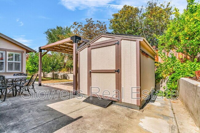 Building Photo - 1709 Campanula Dr