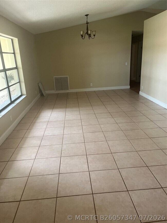 Building Photo - 10734 NW 17th Manor