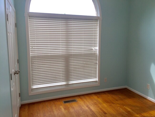 Building Photo - 4505 Cherry Forest Cir