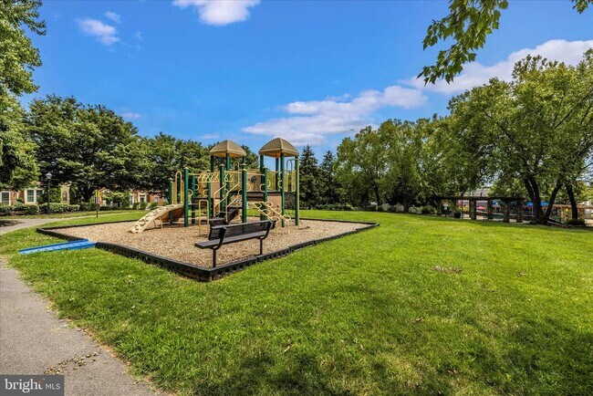 Building Photo - 13205 Cloppers Mill Dr