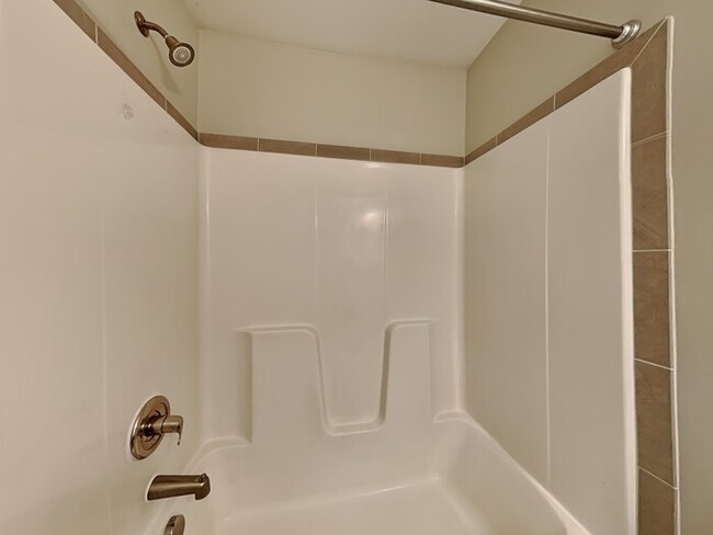 Building Photo - 51 Tall Oak Ct