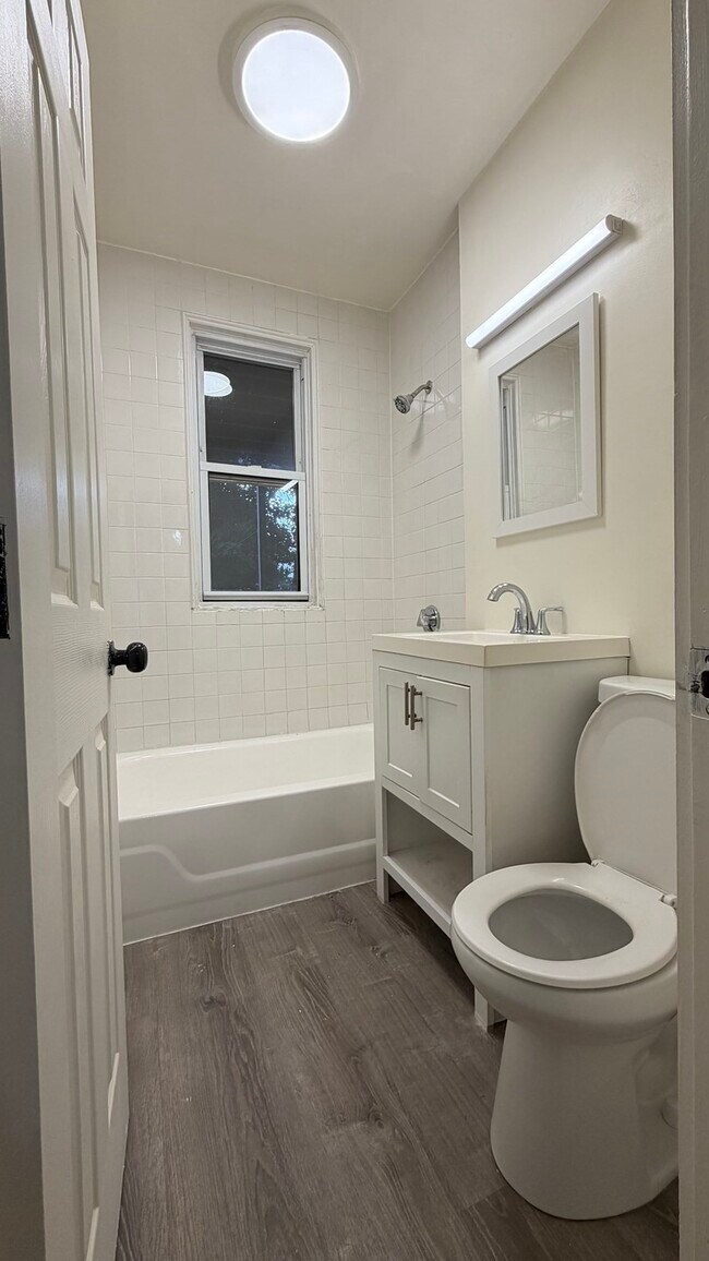 Building Photo - 27 Hosmer St