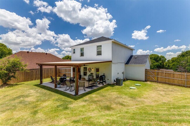 Building Photo - Beautifully Updated 3 Bed, 2.5 Bath in Pea...