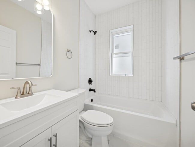 Building Photo - 5547 W Jackson Blvd