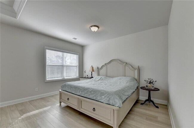 Building Photo - 1561 Branthaven Ln