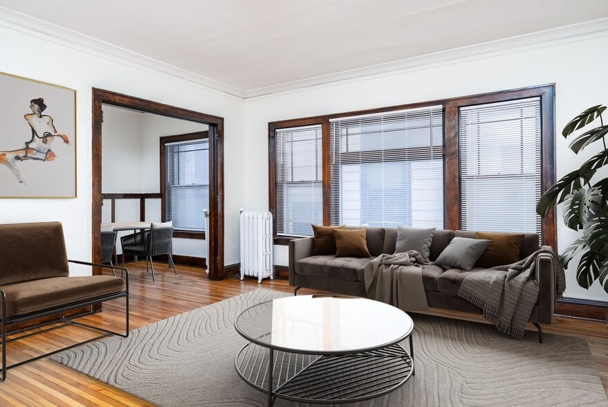 Interior Photo - 1910 1st Ave S