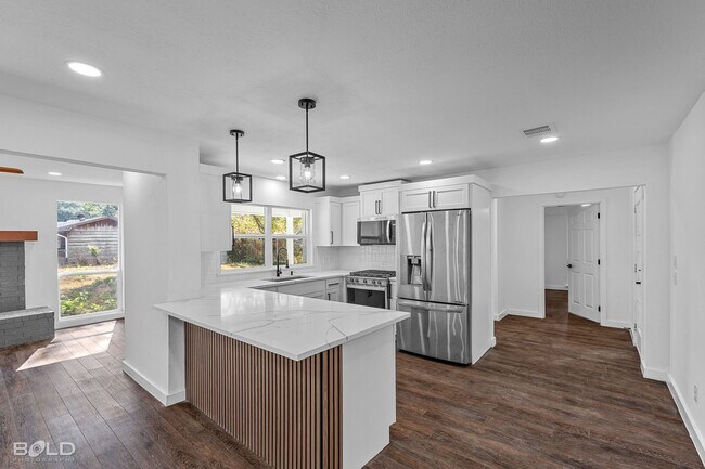 Building Photo - 2518 Belmont Blvd