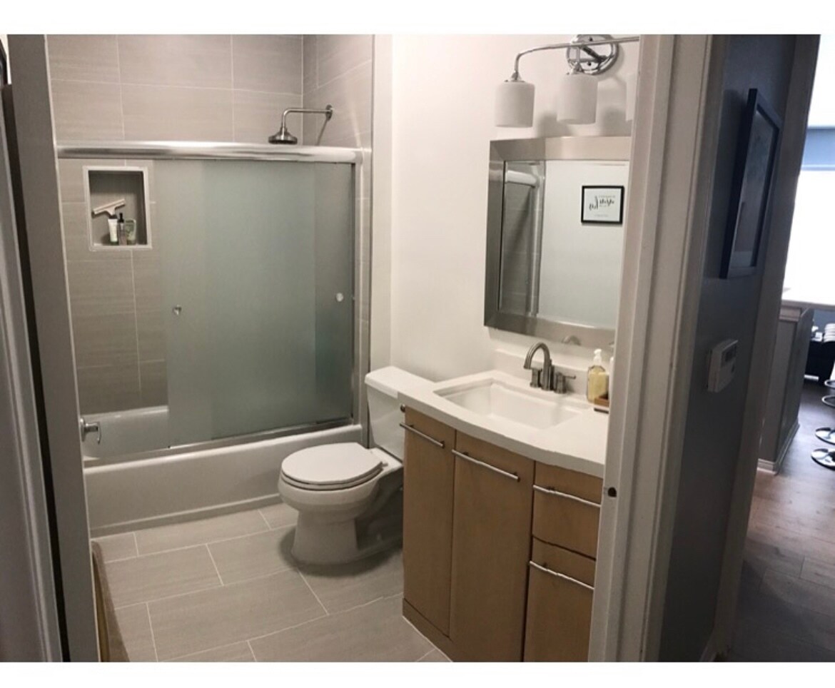 Building Photo - 7033 La Tijera Blvd