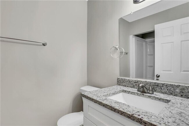 Building Photo - 1641 Delia Dr
