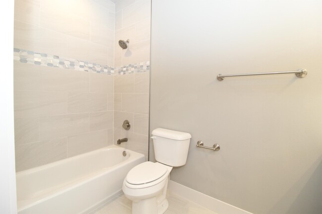 Building Photo - 2055 S Florida Way