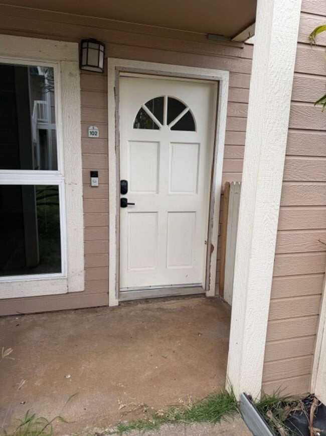 Building Photo - remodled 3 bedroom townhome in Wailuku