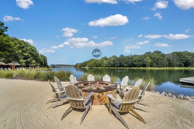 Building Photo - Beautiful custom home in Hampton Lake!