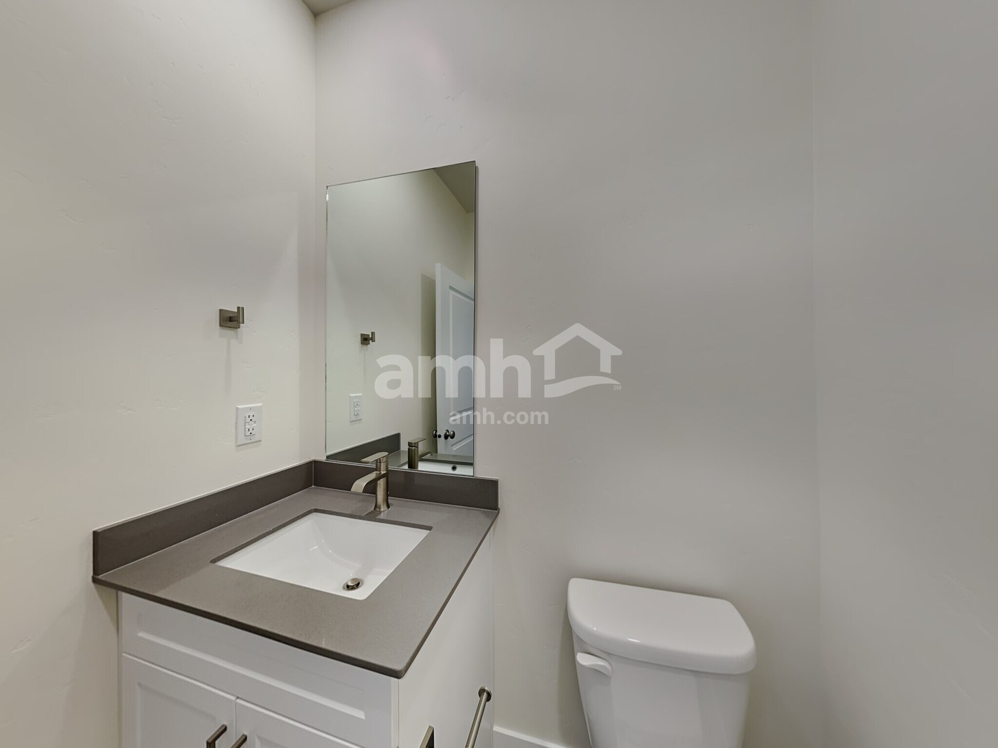 Building Photo - 6186 W Calle Lingo