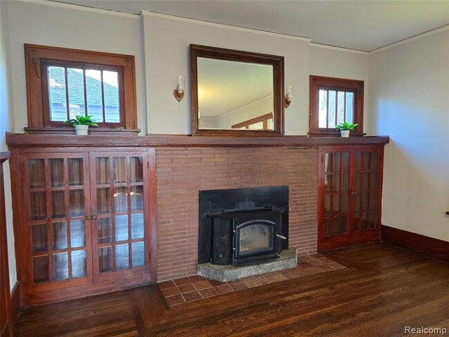 Building Photo - 26850 Seven Mile W