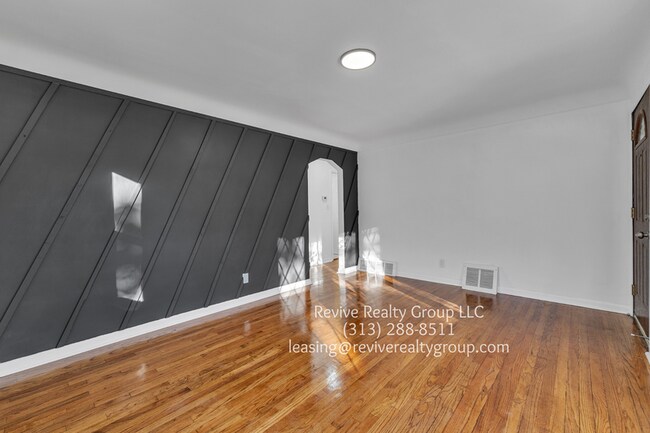 Building Photo - 4802 Niagara St