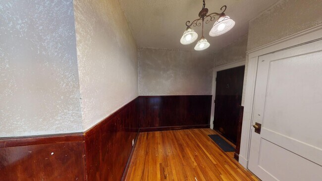 Building Photo - Cozy Brighton one bedroom apartment
