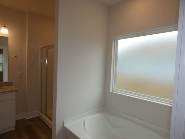 Building Photo - Beautiful 4-Bedroom Home - Open Floor Plan