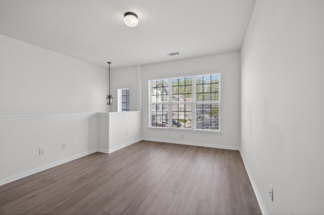 Building Photo - 1805 Liberty Pkwy NW