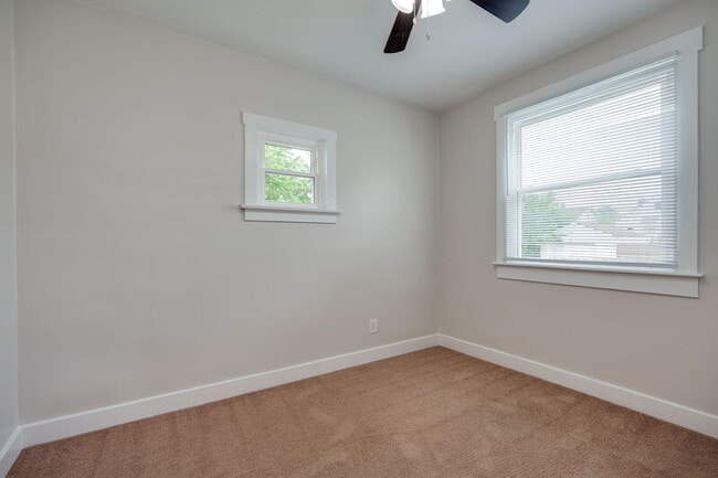 Building Photo - 2634 Wayland Ave