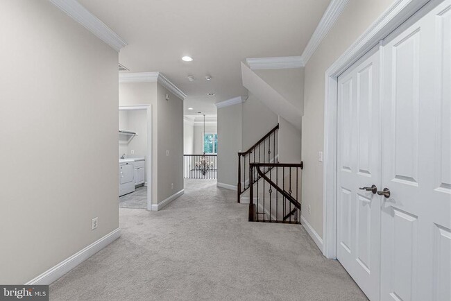 Building Photo - 1751 Tysons Crest Ln