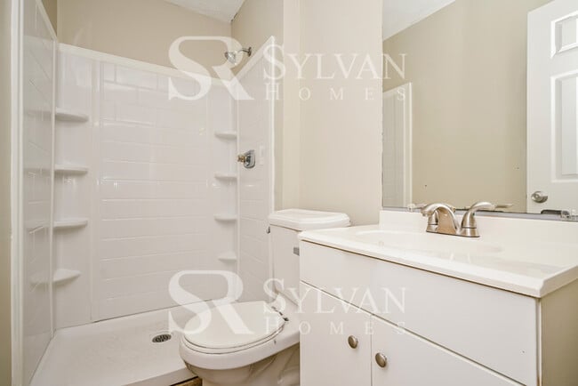 Building Photo - The living is easy in this 3 bedroom, 2 bathroom home