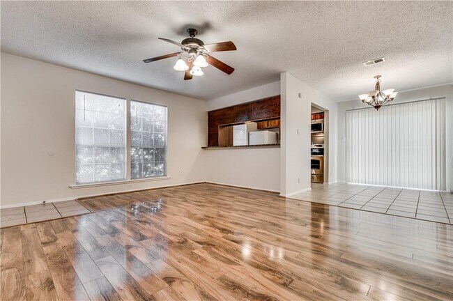 Building Photo - 8801 Piney Point Dr