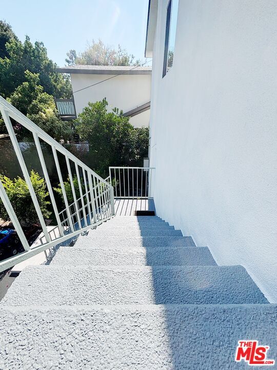 Building Photo - 713 Devirian Pl