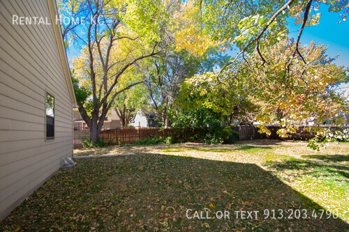 Building Photo - 13828 W 110th Terrace