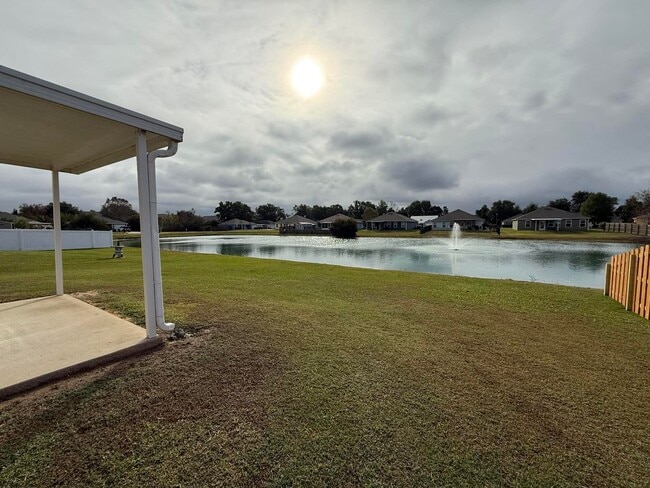 Building Photo - Three Bedroom Two Bath - Foley