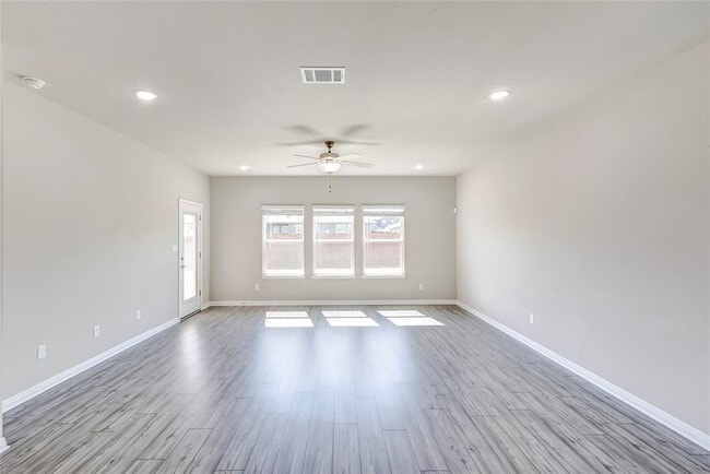 Building Photo - 2853 Moyer Ln