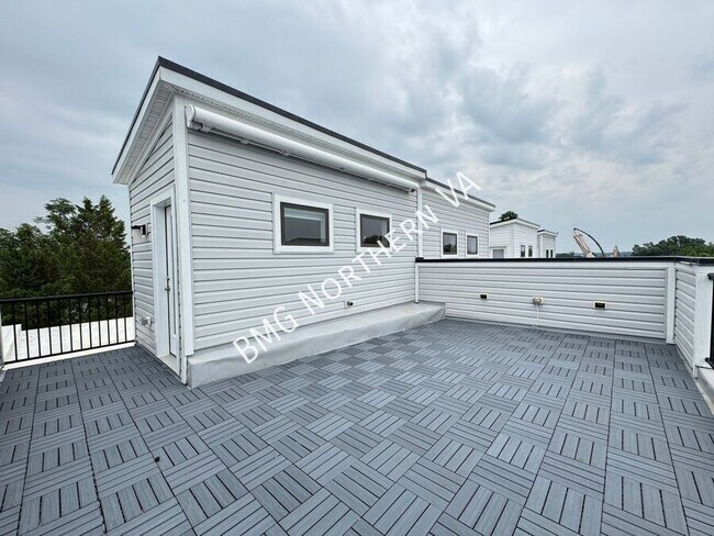 Building Photo - 1021 S Taylor Ct