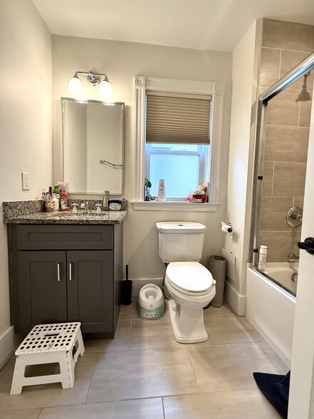 Building Photo - 52 Brastow Ave