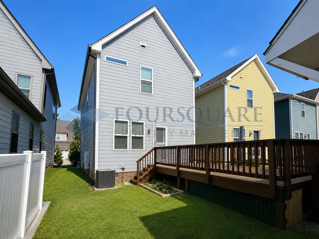 Building Photo - Lovely 3-Bedroom Home with Granite Kitchen, Office Nook & Finished Garage – Near Downtown Knightd...