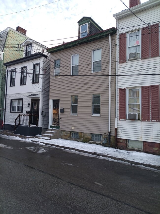 Building Photo - 1917 Tours St