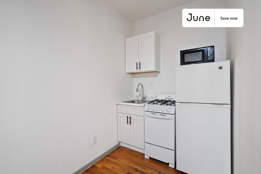 Building Photo - 235 W 63rd St
