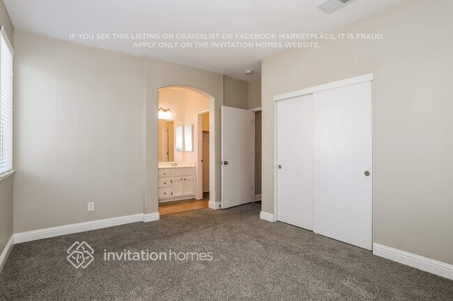 Building Photo - 9396 Lakepoint Dr