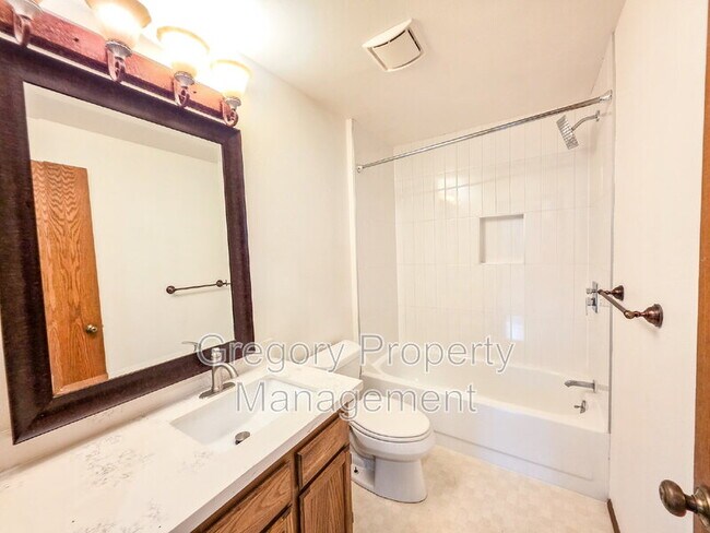 Building Photo - 4155 West Lake Sammamish Pkwy NE