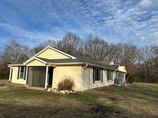 Building Photo - 260 John The Diver Trail