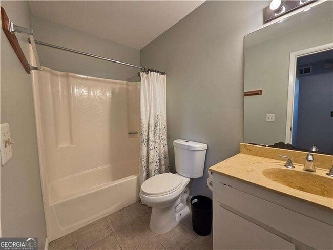 Building Photo - 3288 Timber Bluff Dr NE