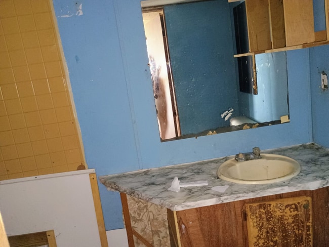 Building Photo - 121 S Pine St