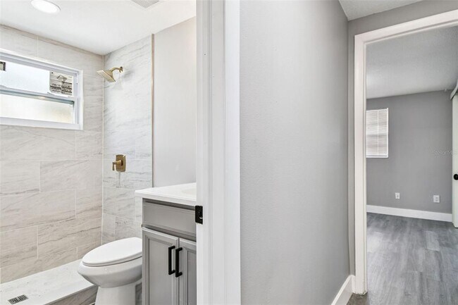 Building Photo - 3800 Darlington Rd